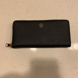 BRAND NEW Black Tory Burch wallet